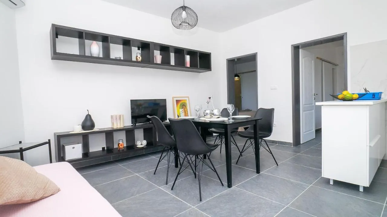 Apartments Annela Trogir