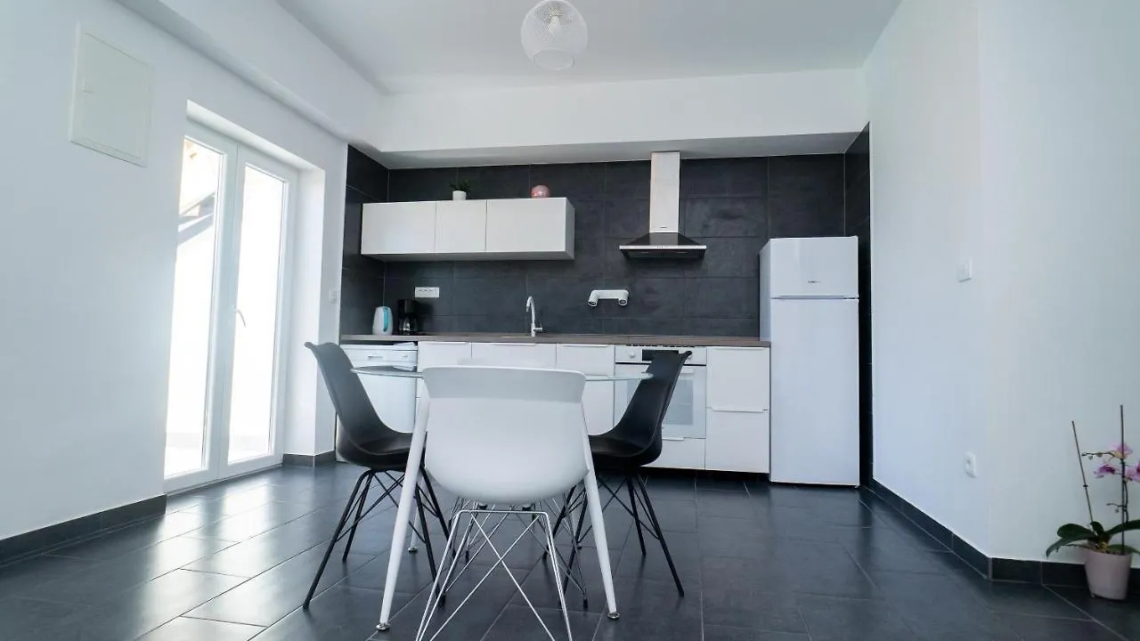 Apartments Annela Trogir Croatia