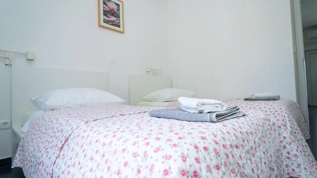 Apartments Annela Τρογκίρ Κροατία